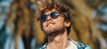 Load image into Gallery viewer, Le Marais Clip-On Man
